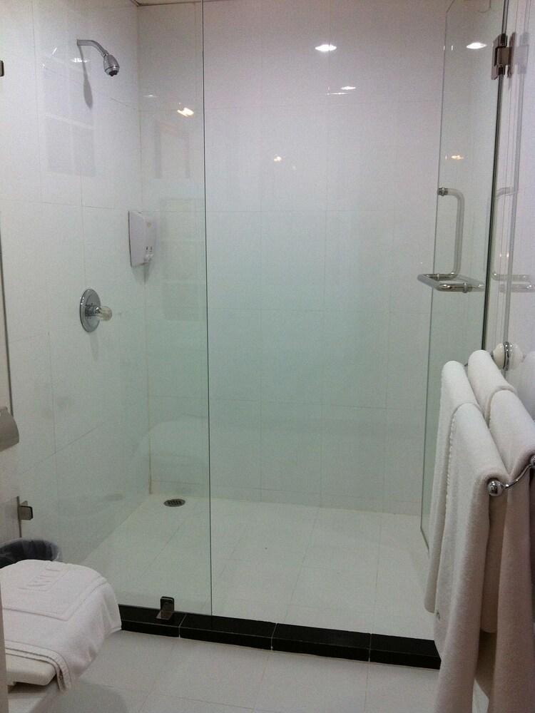 Lullaby Inn Silom Банкок Екстериор снимка