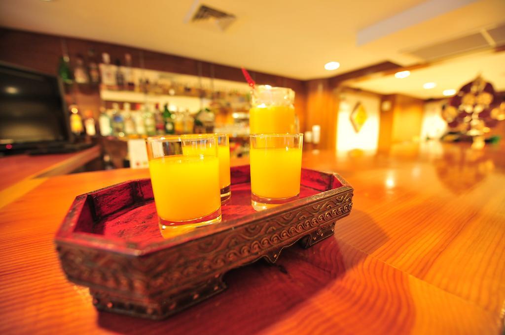 Lullaby Inn Silom Банкок Екстериор снимка